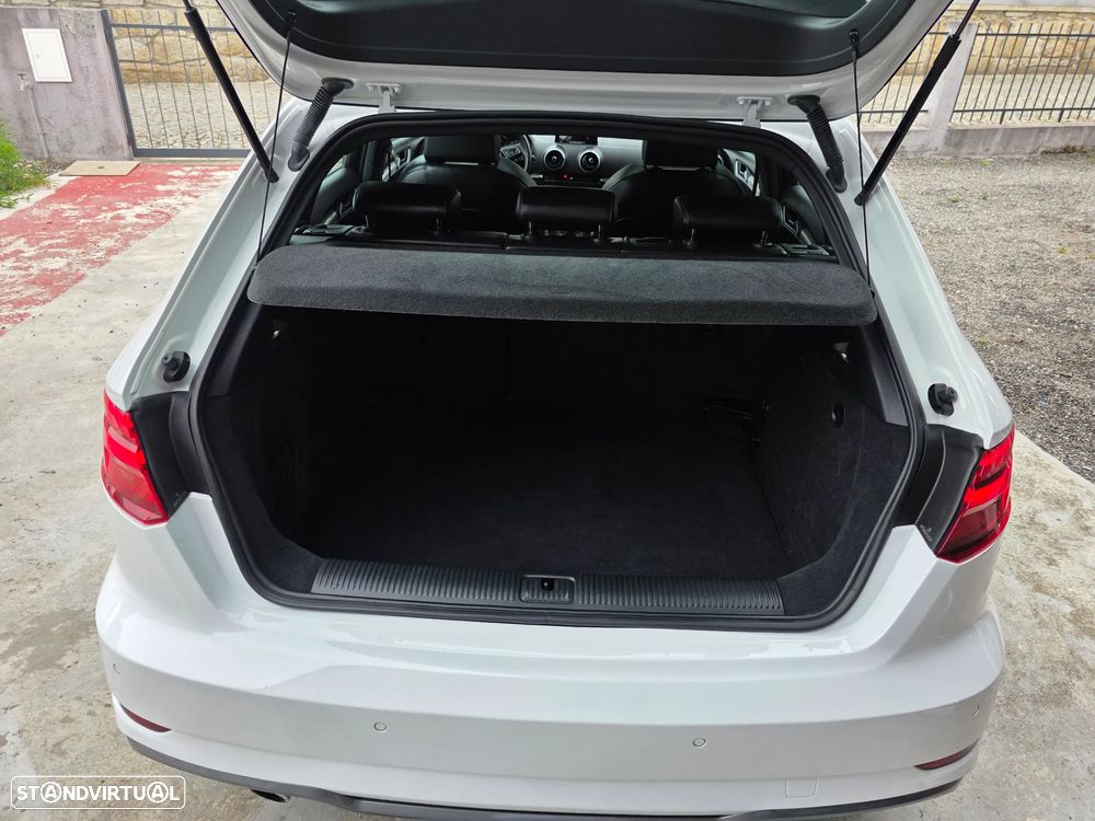 Audi A3 1.6 TDI S-line - 32