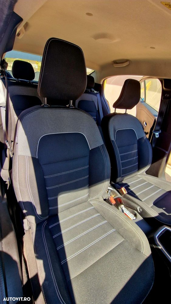 Dacia Logan TCe 90 Essential - 5