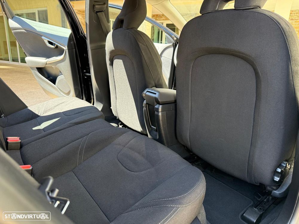 Volvo V40 Cross Country - 7