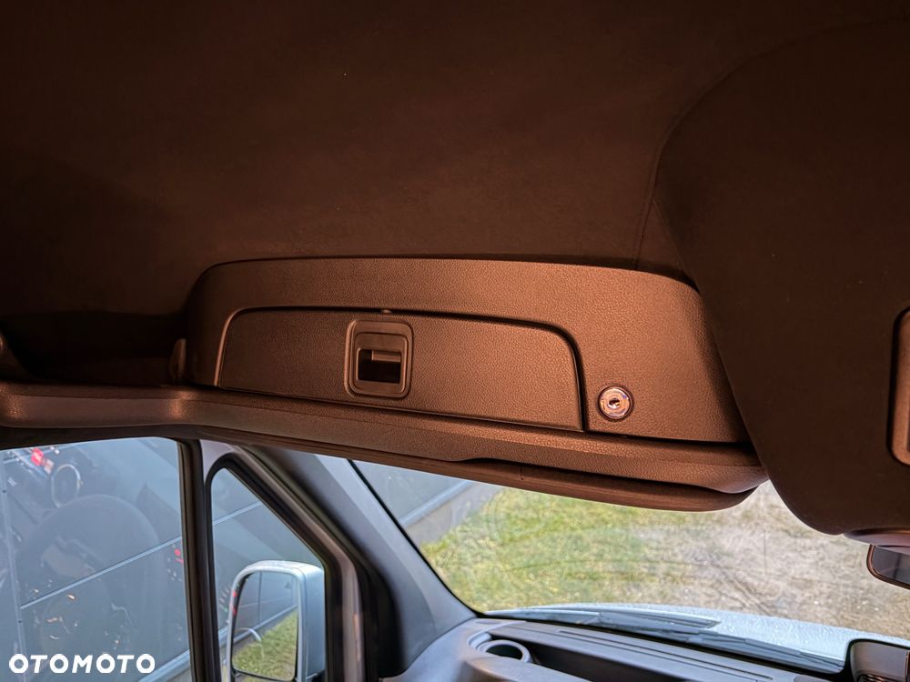 Mercedes-Benz Sprinter 519 - 20