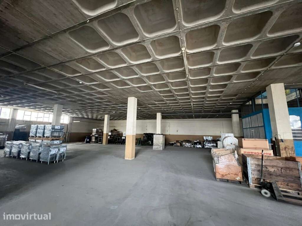 Armazém para arrendar em Queluz de Baixo - Barcarena - Oeiras - Grande imagem: 2/8