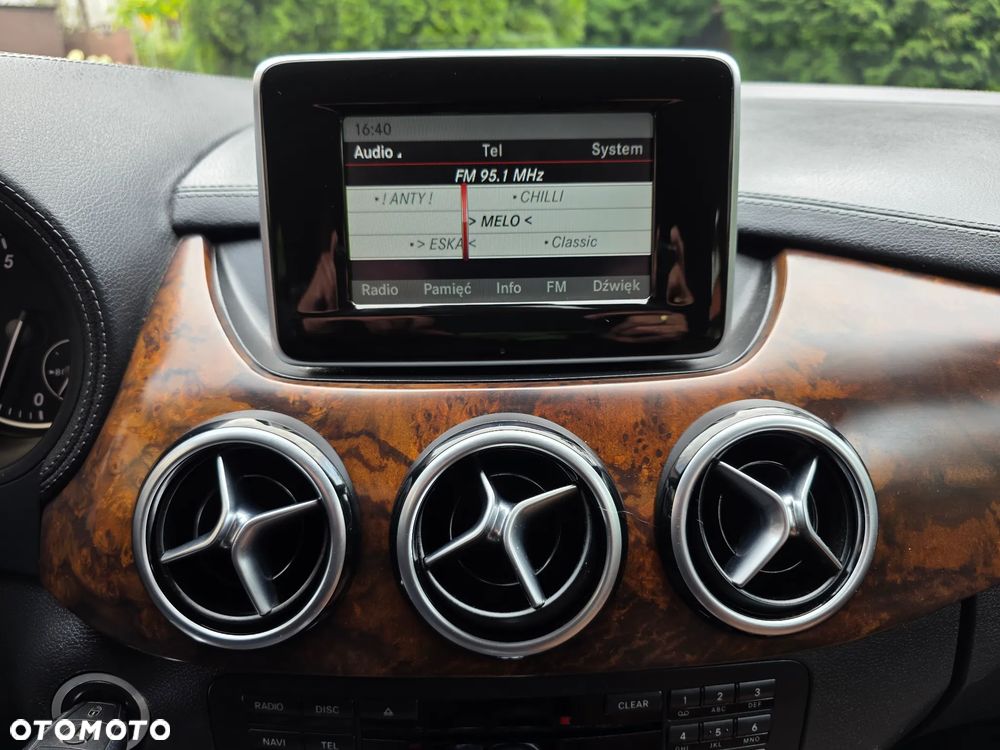 Mercedes-Benz Klasa B 180 AMG Line - 13