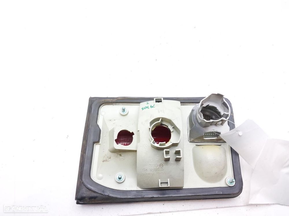 FAROLIM TRASEIRO ESQUERDO INTERIOR AUDI A8 1998 - 1