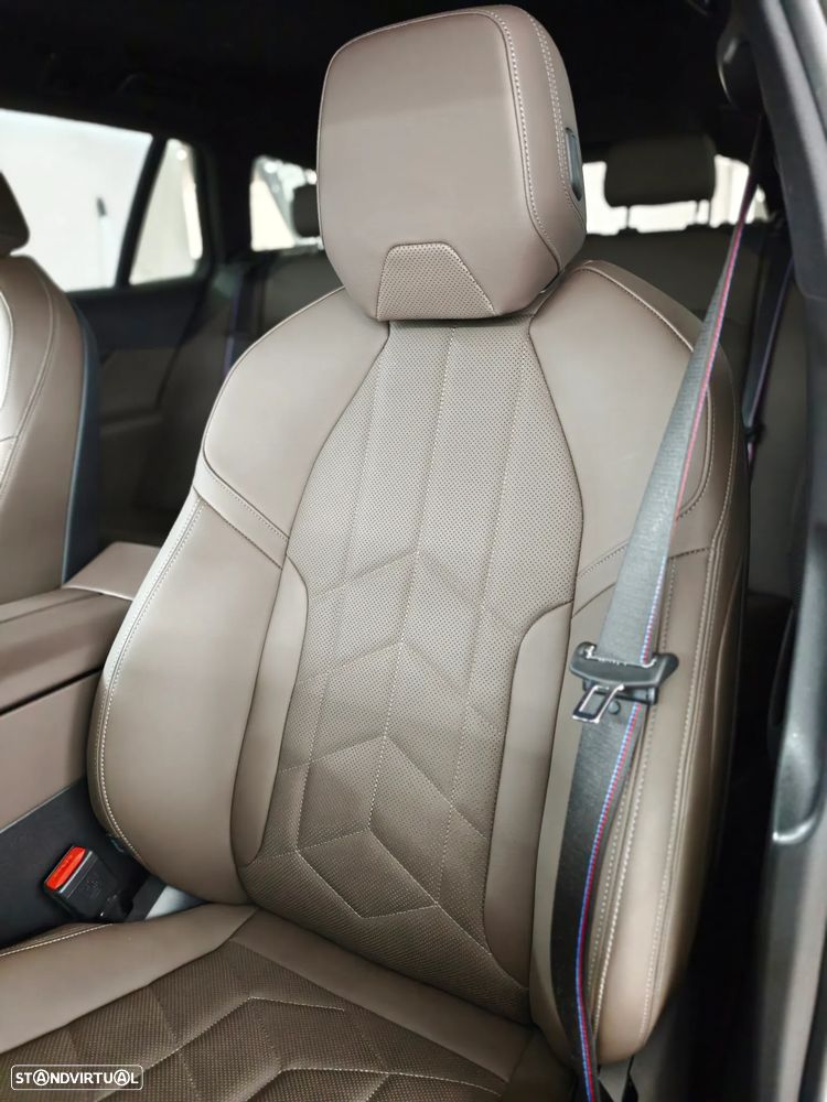 BMW 520 d Pack Desportivo M Pro - 26