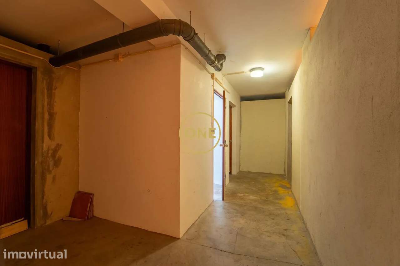 Arrecadação à Venda | 31 m² | Ponta Delgada - Grande imagem: 4/9