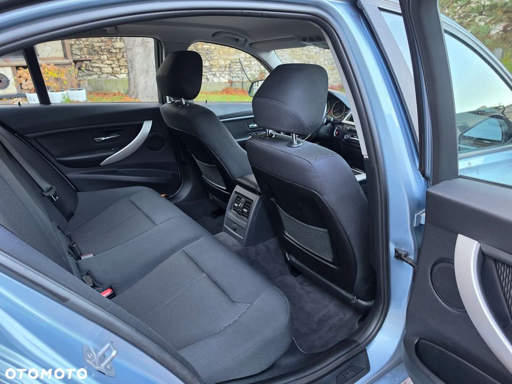BMW Seria 3 - 25