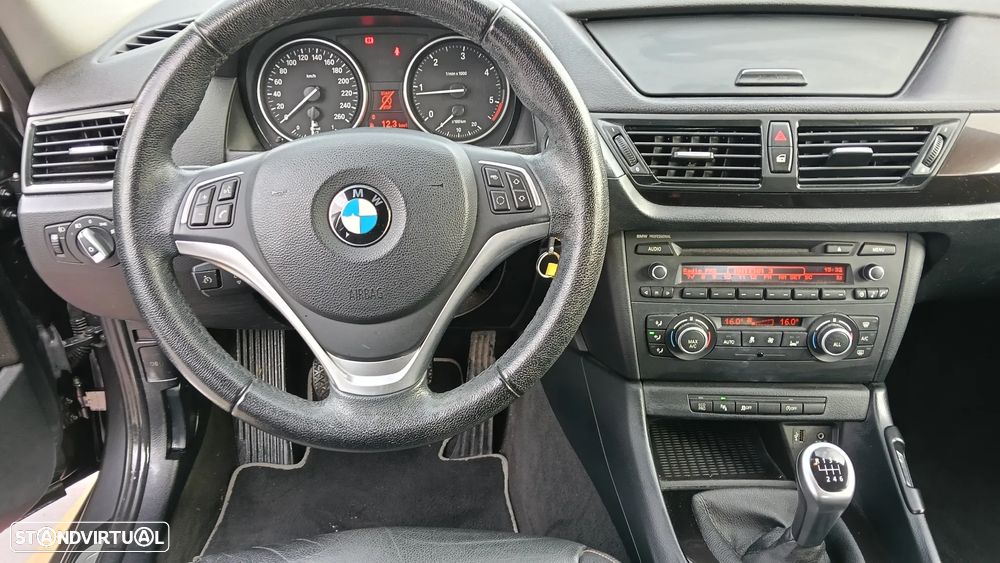 BMW X1 16 d sDrive Line Sport - 12