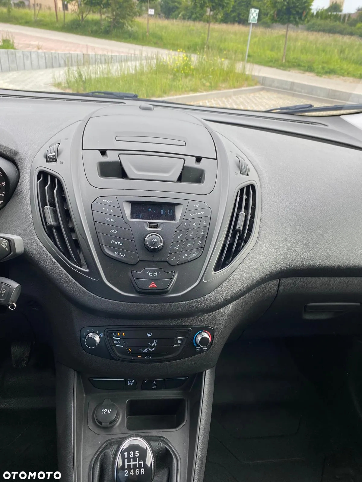 Ford Courier - 5