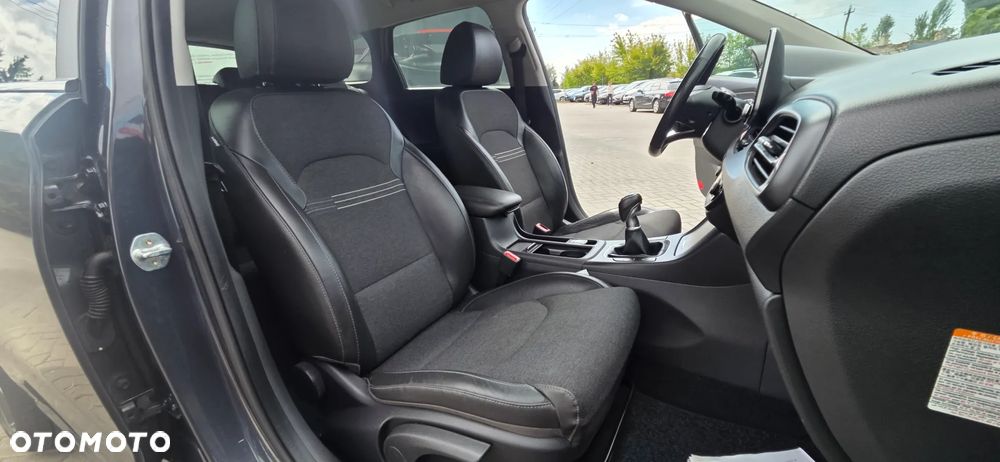 Hyundai i30 1.5 T-GDI 48V-Hybrid EDITION 30 - 35