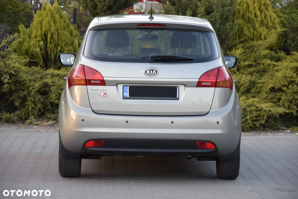 Kia Venga - 12