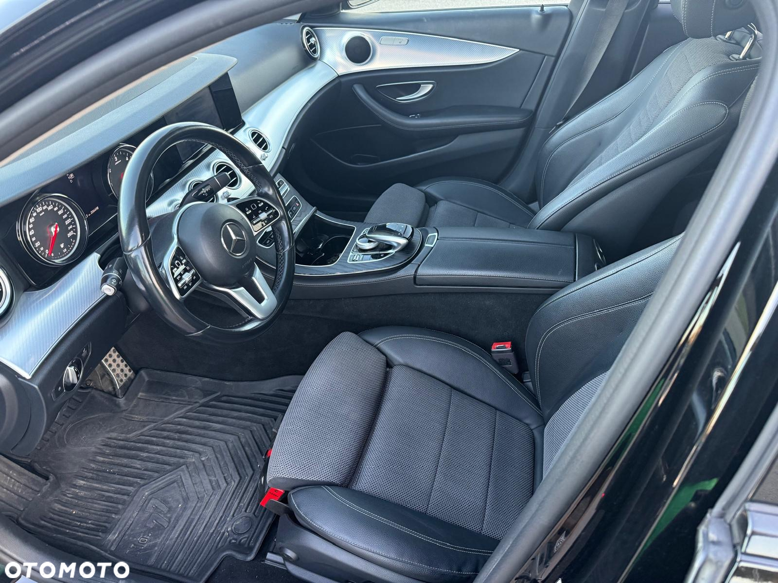Mercedes-Benz Klasa E 220 d 4-Matic 9G-TRONIC - 18