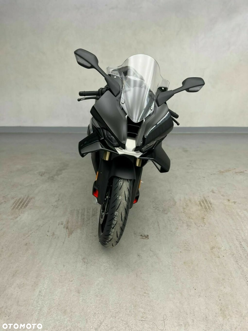 BMW S - 6