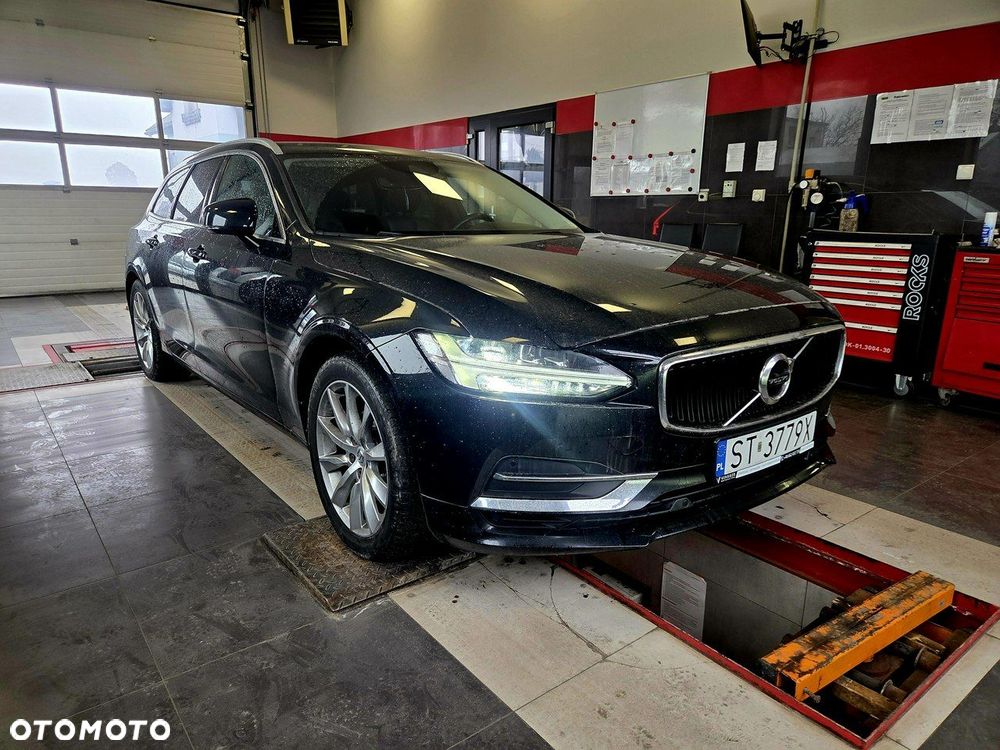 Volvo V90 D4 AWD Geartronic Momentum Pro - 40