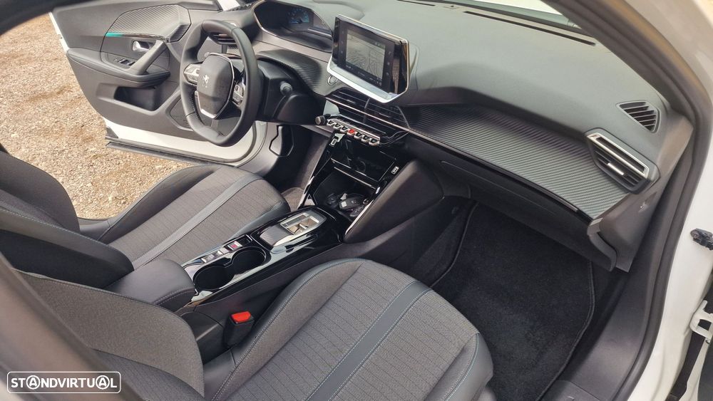 Peugeot e-2008 50 kWh Allure - 30