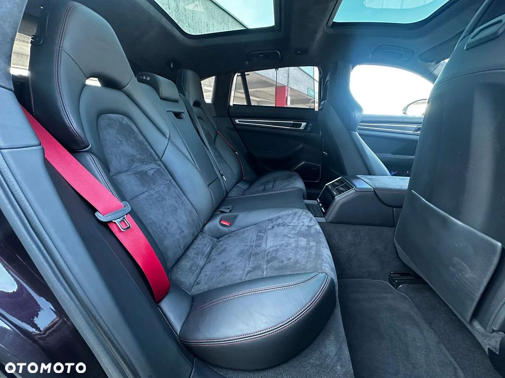 Porsche Panamera - 30