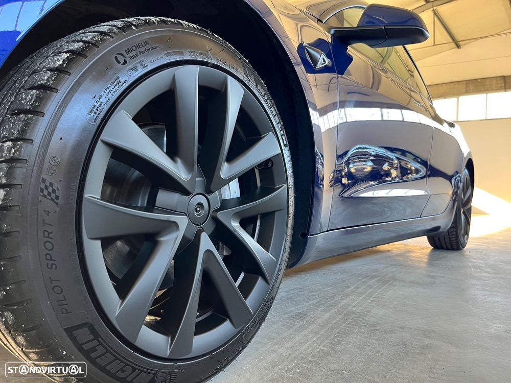 Tesla Model 3 - 6