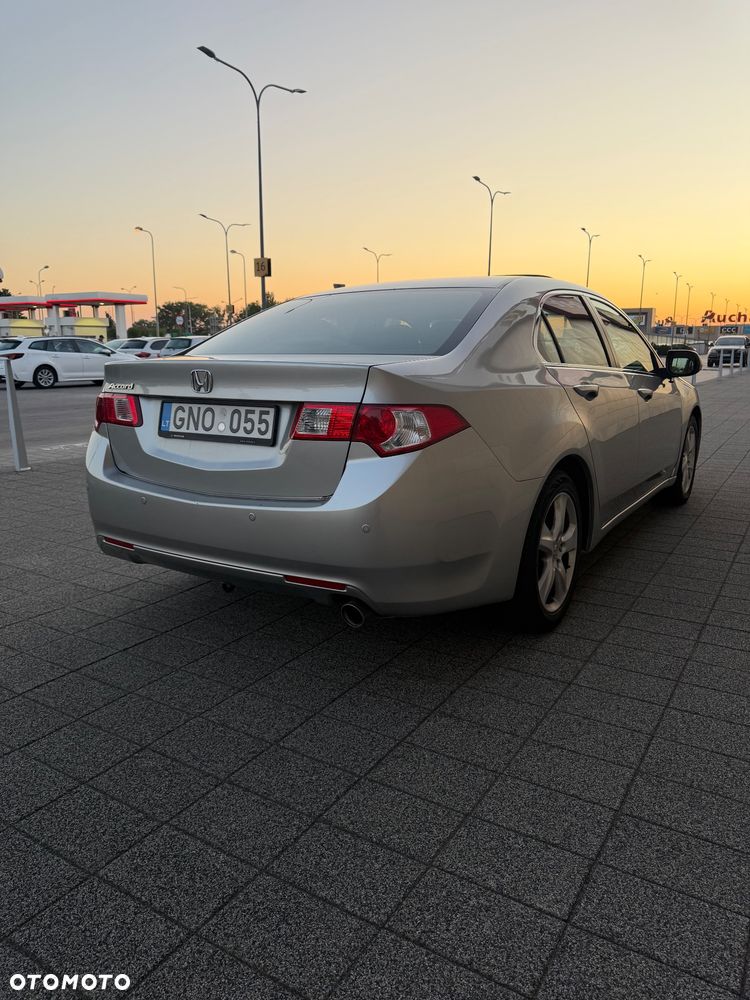 Honda Accord 2.0 i Executive - 8