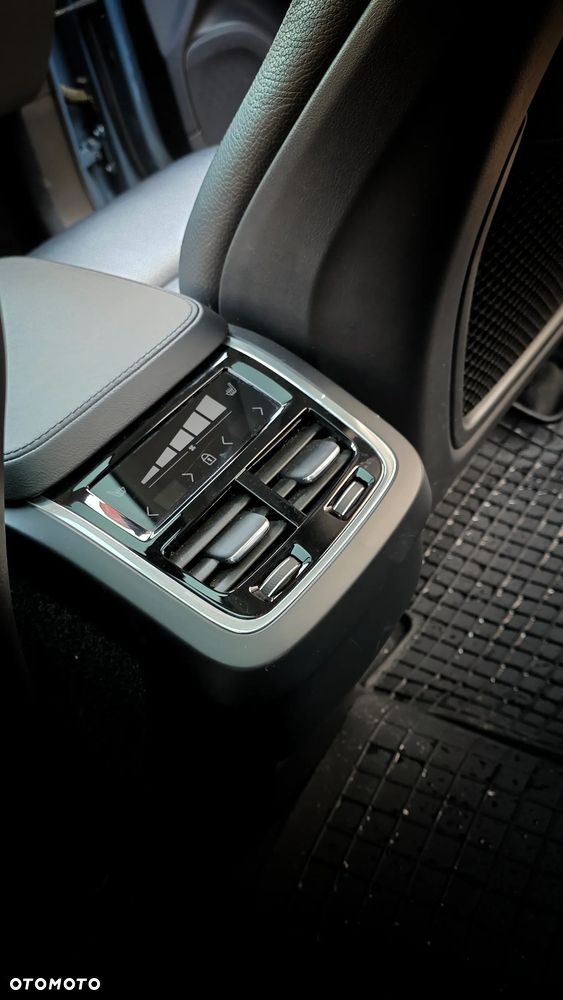 Volvo XC 90 - 22