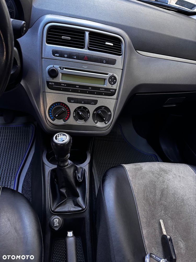Fiat Grande Punto Actual 1.4 8V Estiva Blue&Me Euro5 - 5