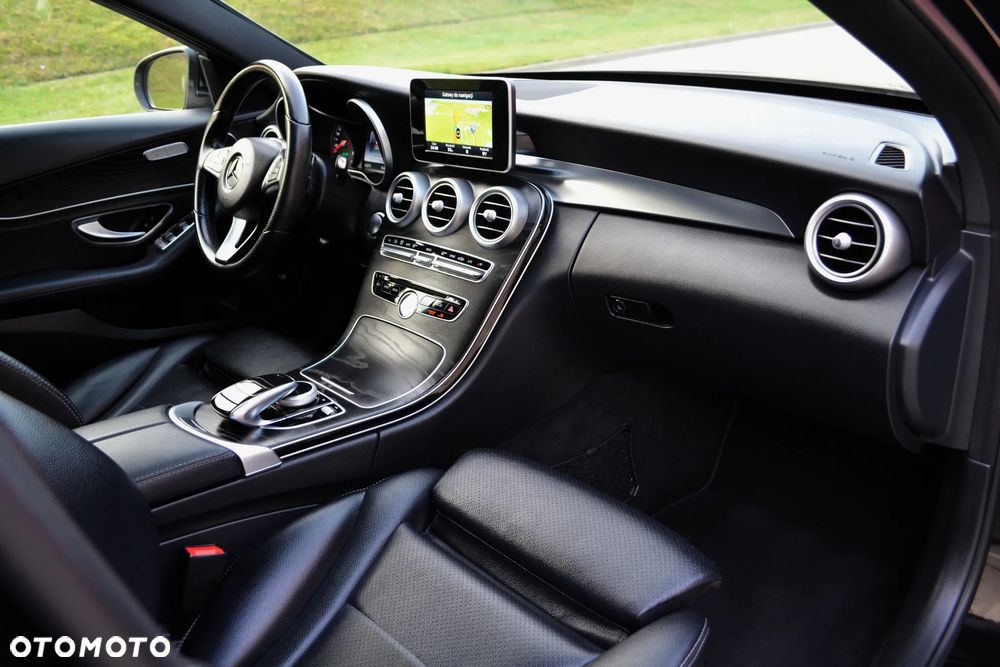 Mercedes-Benz Klasa C 200 4-Matic 9G-TRONIC - 10