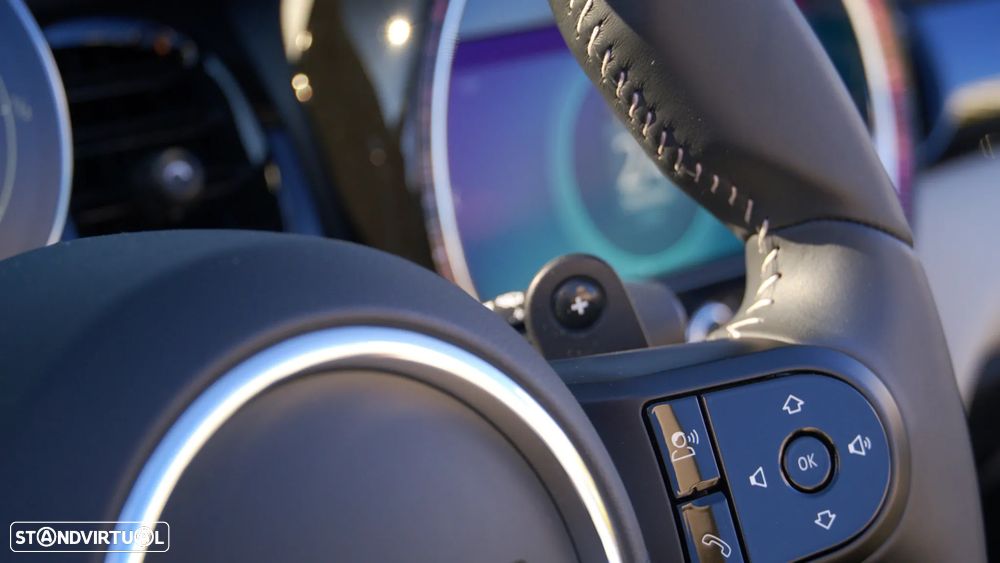 MINI Cabrio Cooper S Premium Classic Auto - 37