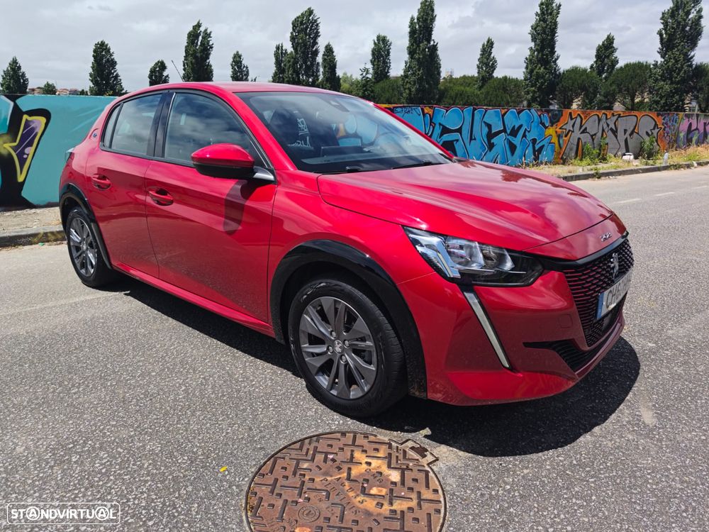 Peugeot e-208 Allure - 8
