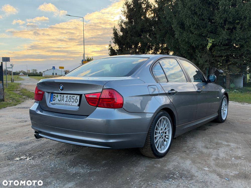BMW Seria 3 318i Edition Exclusive - 7
