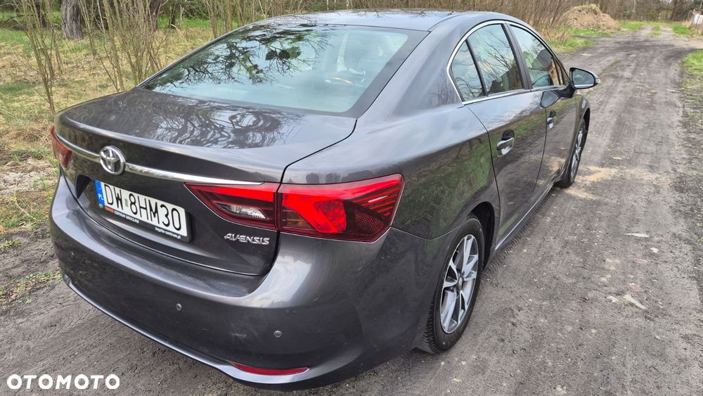 Toyota Avensis 2.0 Premium MS - 3