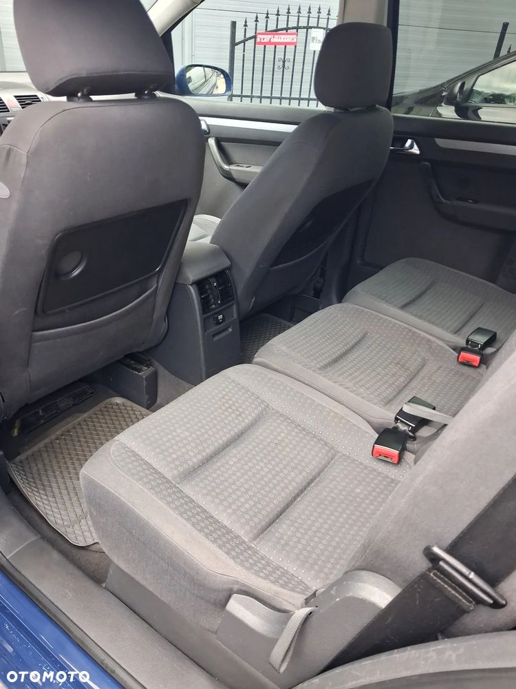Volkswagen Touran 1.6 FSI Basis - 8