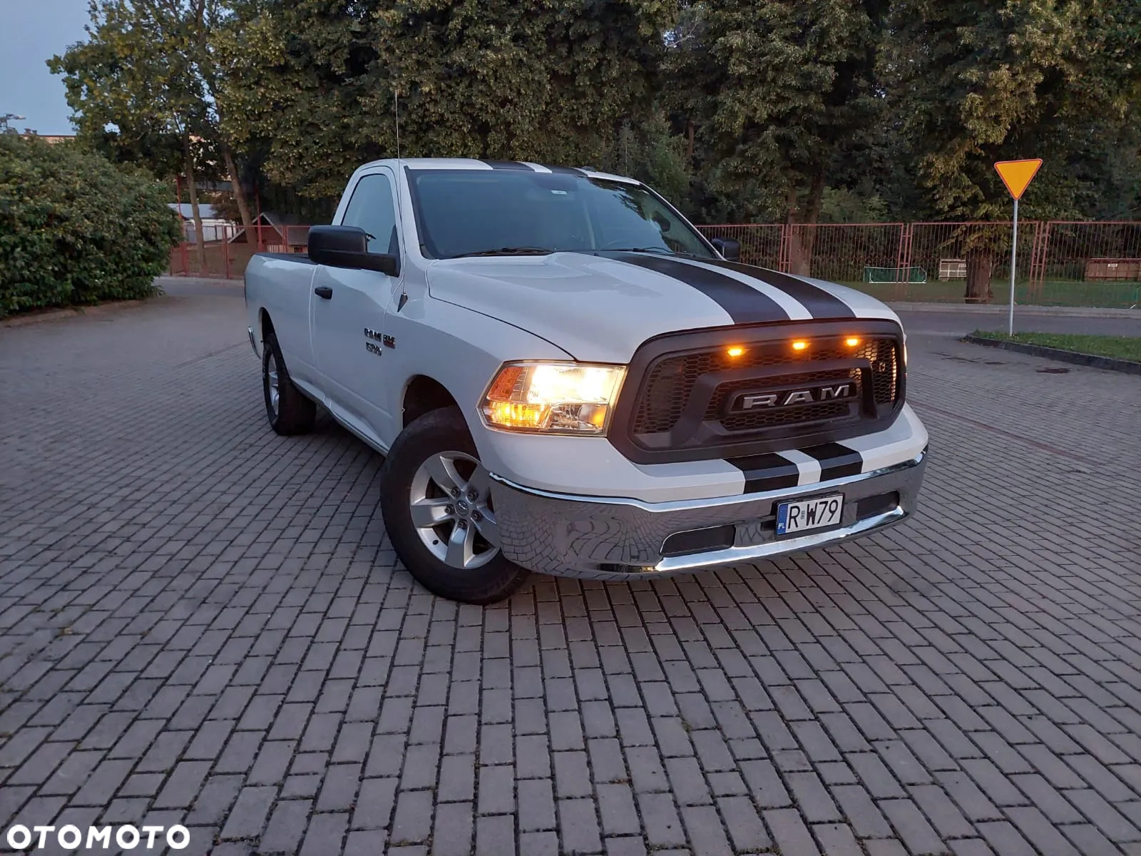 Dodge RAM 1500 5.7 4x4 - 30