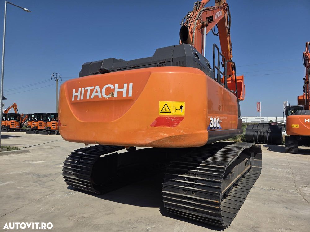 Hitachi ZX300LC-6, 2020, 8.155h, cupa NOUA 1,8m, 31,3 tone, protectie cabina, inst picon pe brate, gresare automata, lant 90% bun doar 700h deplasare, ad sapare 8m, motor Isuzu, 3 pompe hidr HITACHI, camera spate si laterale, STARE BUNA, 94.900 Eur+Tva - 11
