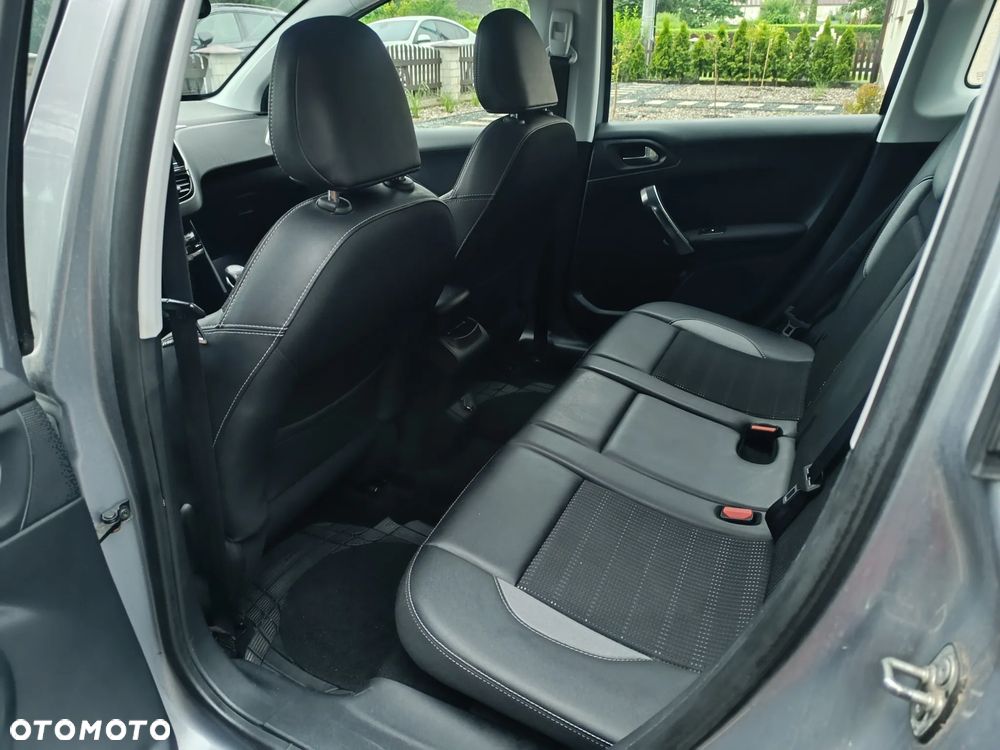 Peugeot 2008 1.6 BlueHDi Allure - 25