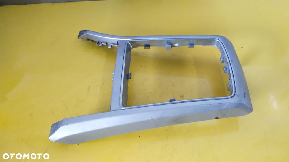 OPEL ASTRA H KONSOLA ŚRODKOWA 331985437 - 1