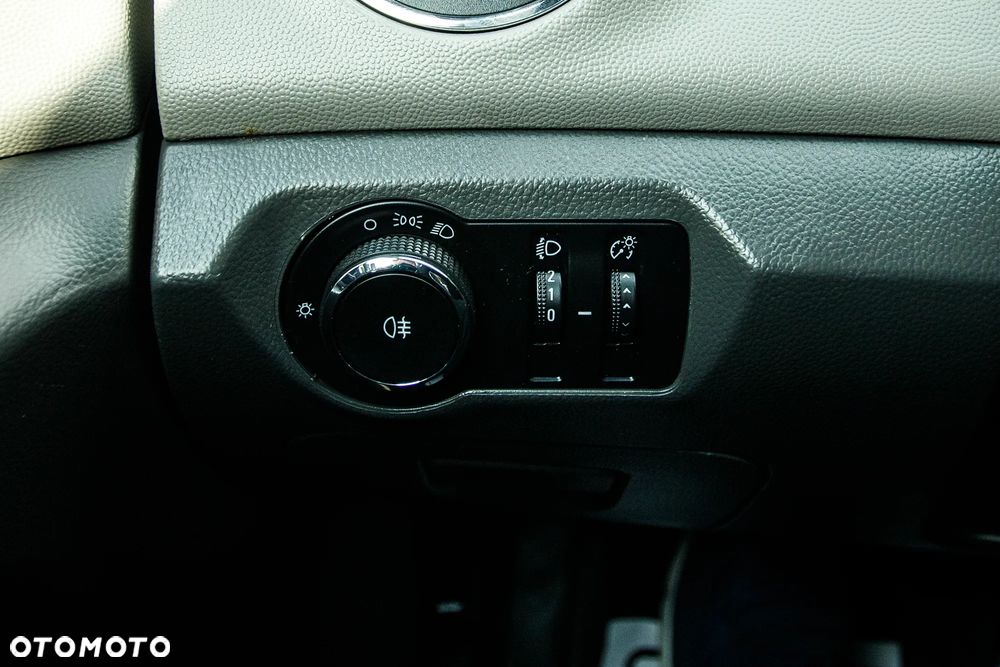 Chevrolet Cruze 1.6 LS - 21