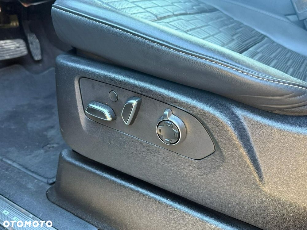 Cadillac Escalade - 29