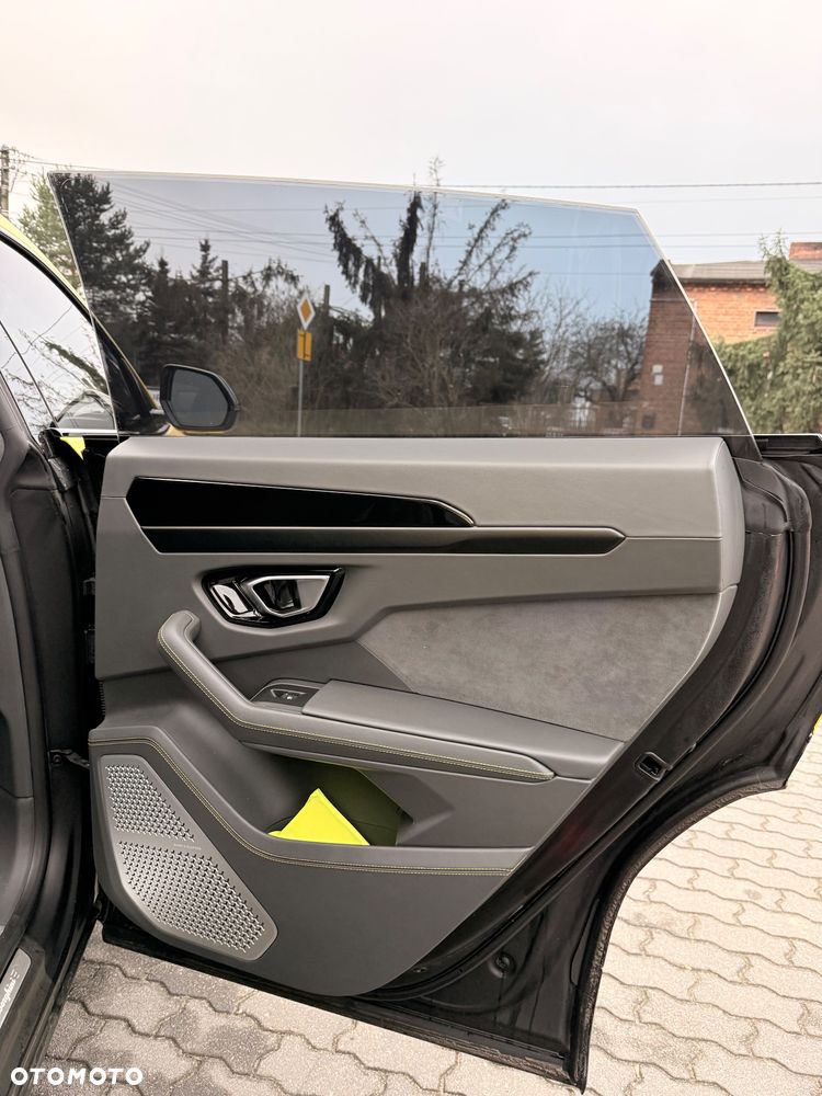 Lamborghini Urus - 13