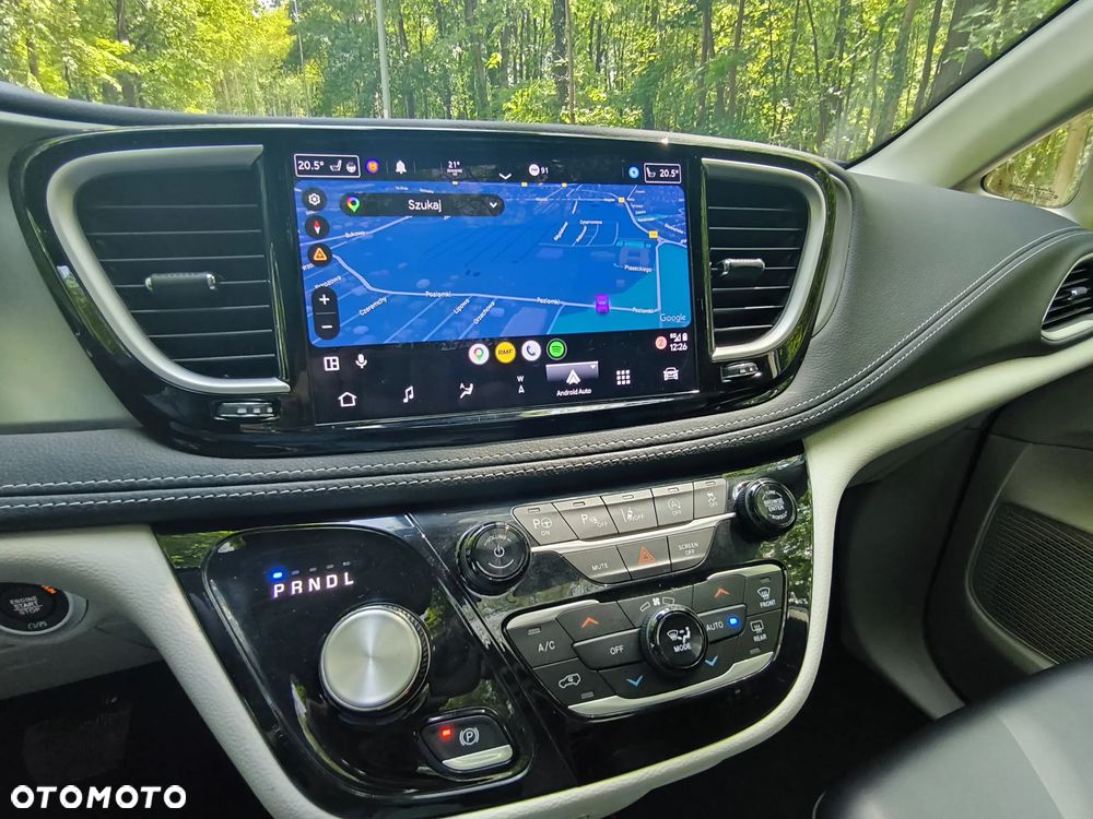 Chrysler Pacifica - 24