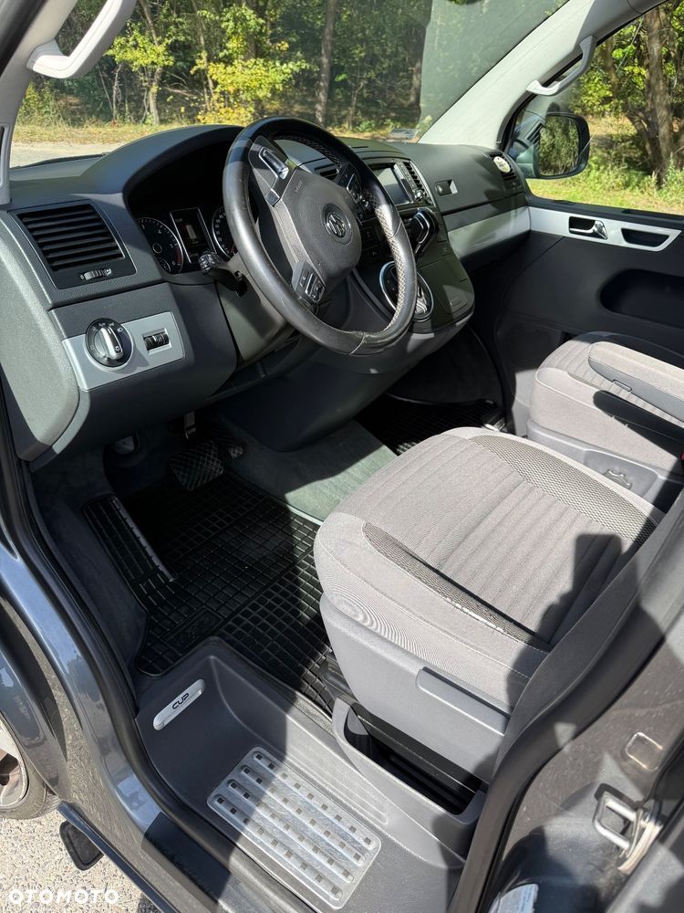 Volkswagen Multivan - 17