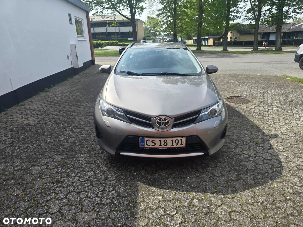 Toyota Auris - 2
