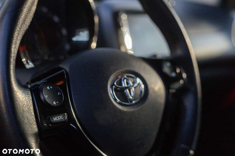 Toyota Aygo x-play connect - 12