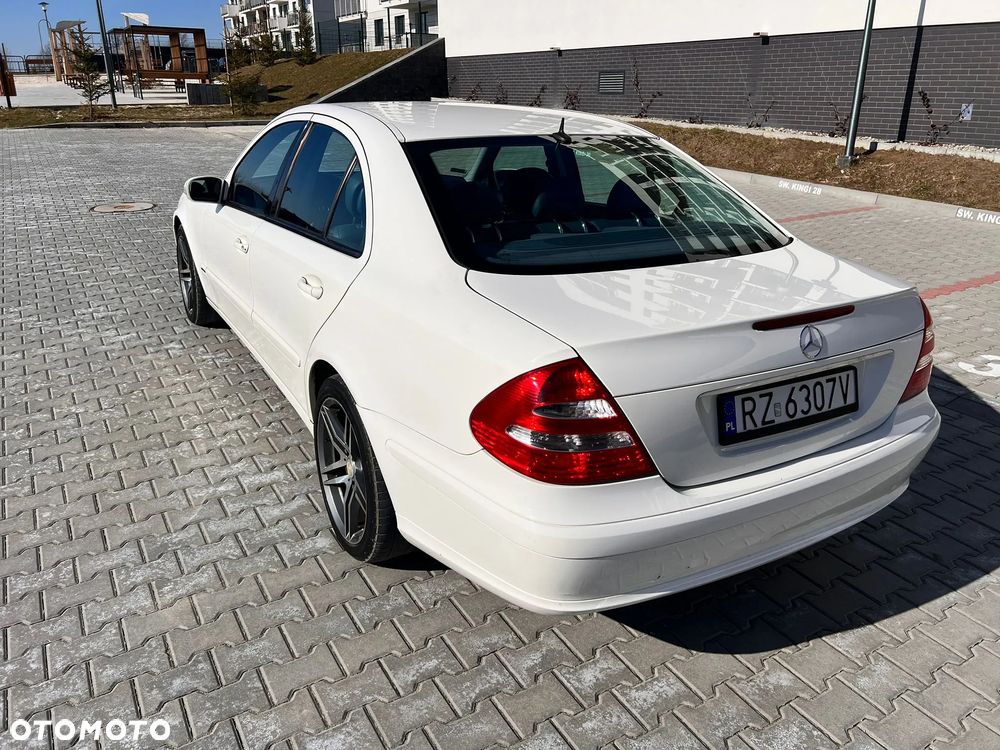 Mercedes-Benz Klasa E 280 CDI T Elegance - 28