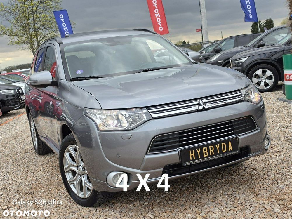 Mitsubishi Outlander - 2