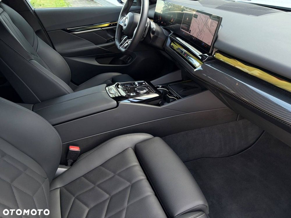 BMW Seria 5 520d xDrive mHEV M Sport - 13