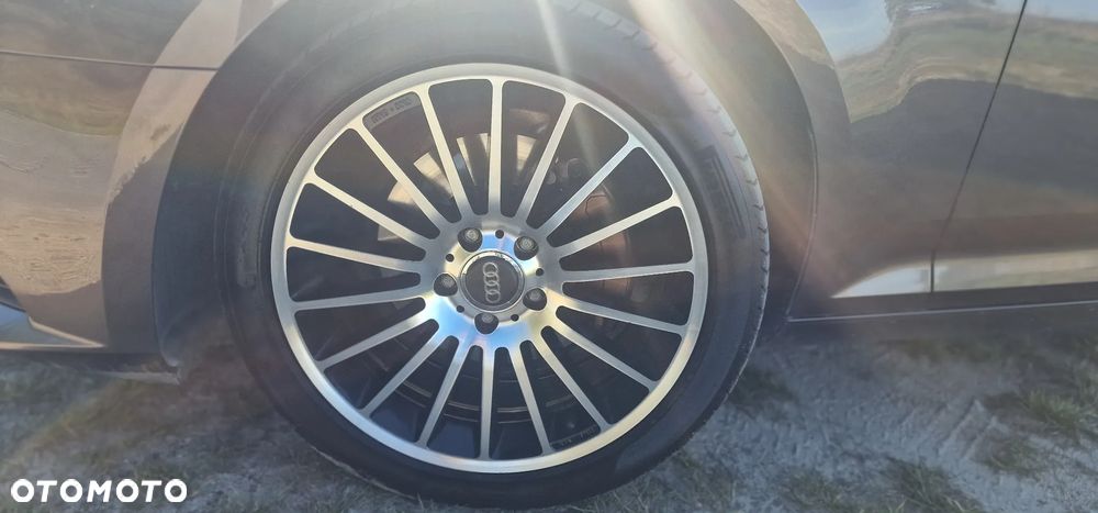 Audi A4 Avant 2.0 TDI S tronic quattro - 14