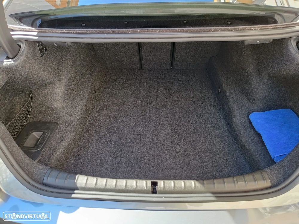 BMW 530 d xDrive Line Luxury Auto - 9