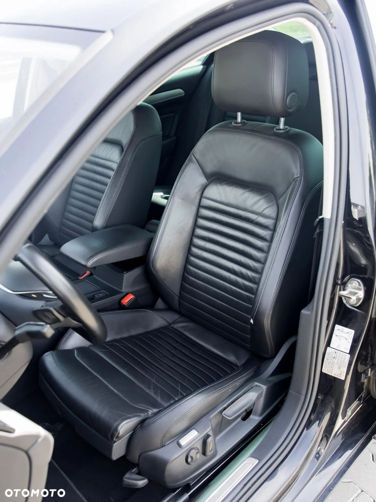 Volkswagen Passat 2.0 TDI 4Mot Elegance DSG - 21