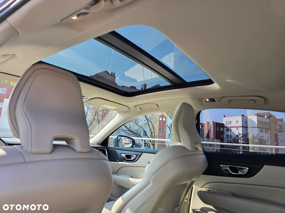 Volvo S60 T5 Momentum Pro - 34