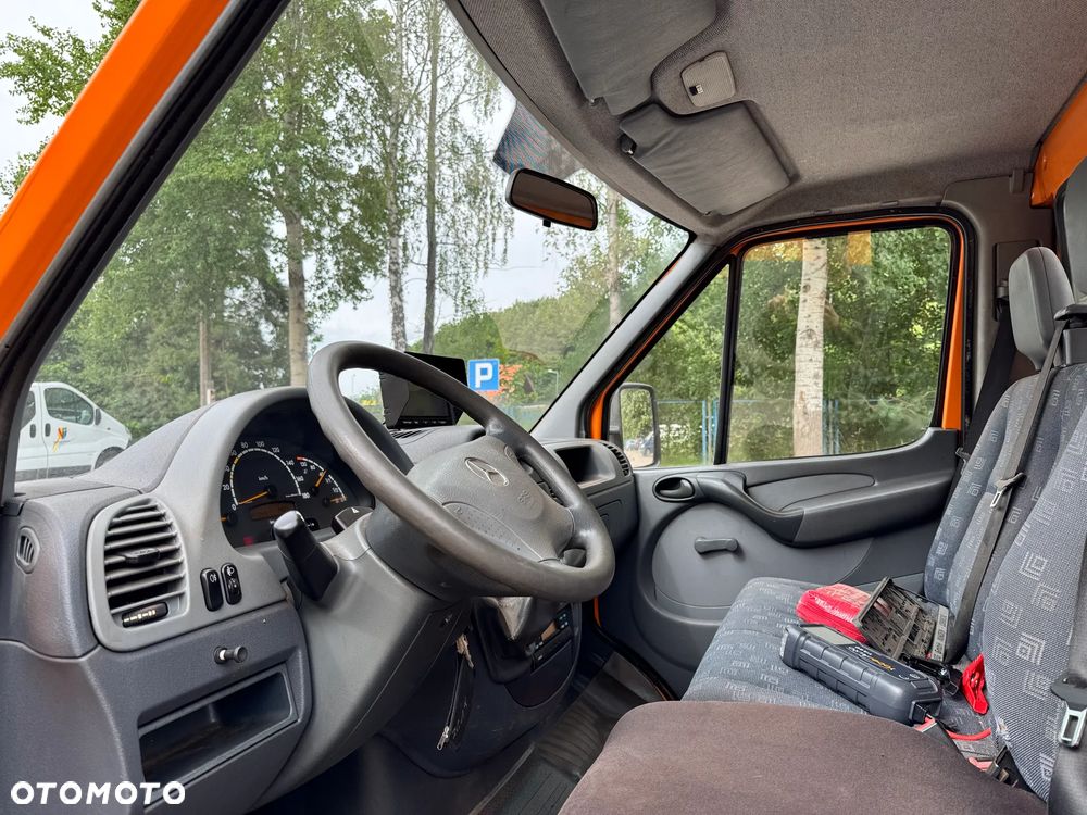 Mercedes-Benz Sprinter - 17
