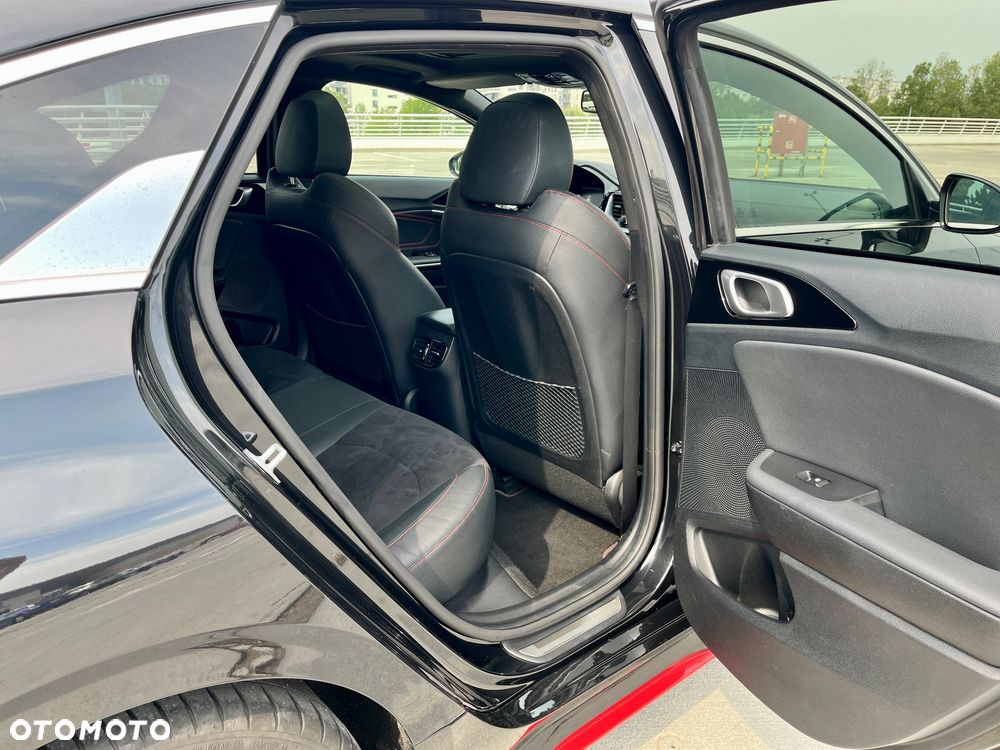 Kia ProCeed 1.6 T-GDI GT DCT - 19