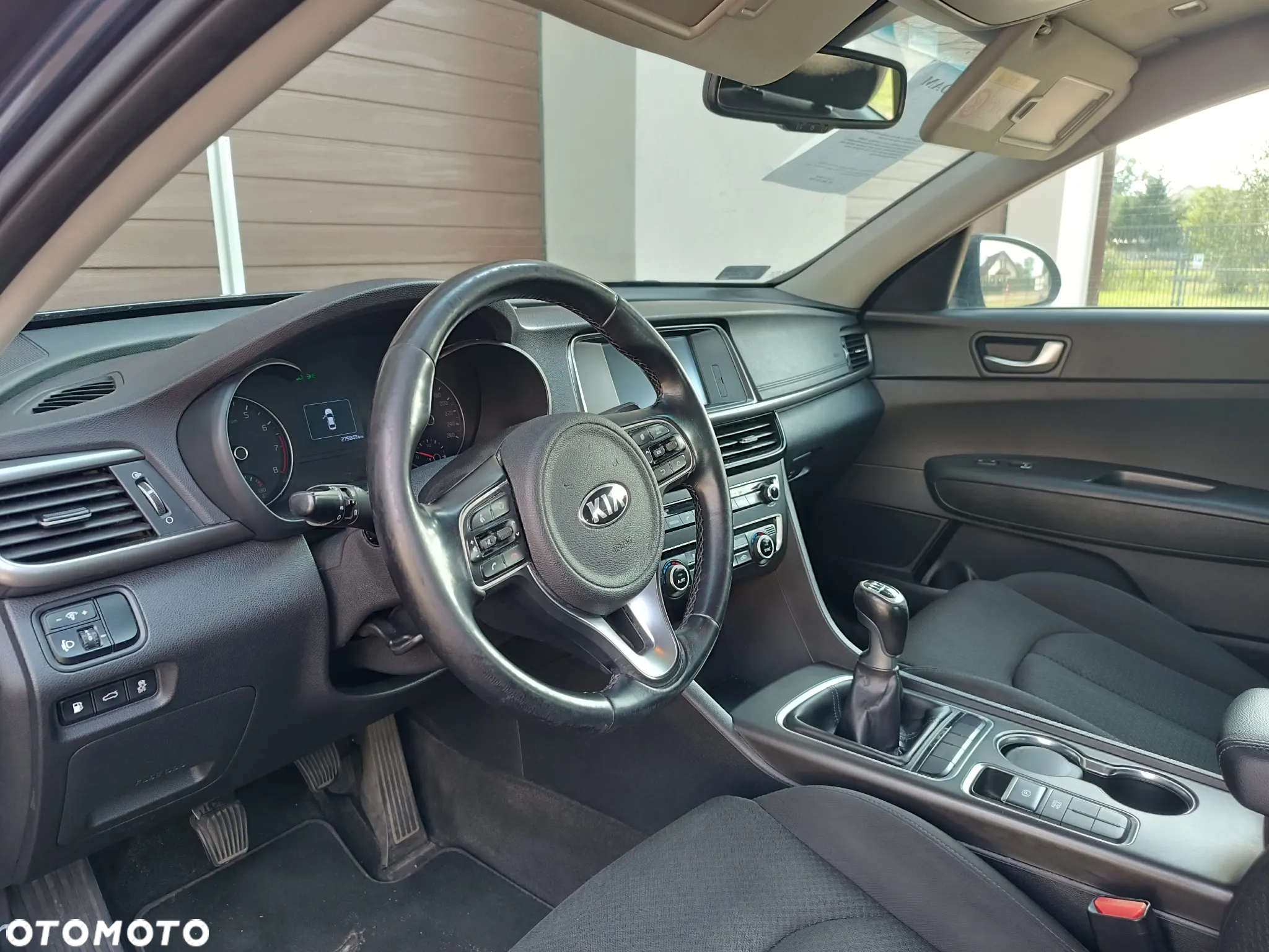 Kia Optima 2.0 M - 23